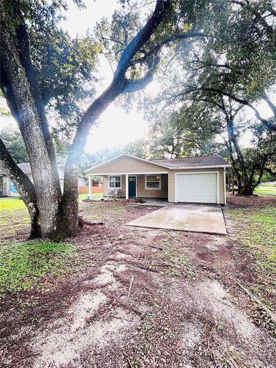 Photo of 185 Roosevelt Avenue, Brooksville, FL 34604 (MLS # TB8540019)