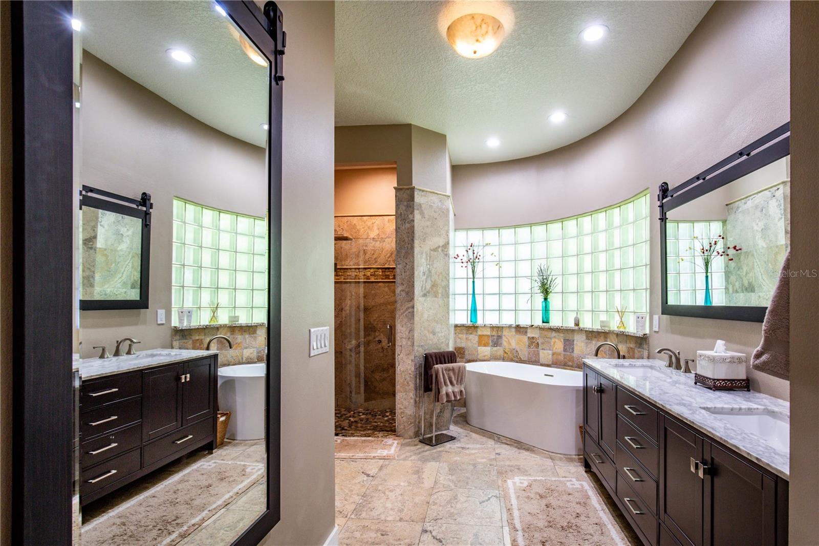 MOUNT DORA LANA - Residential