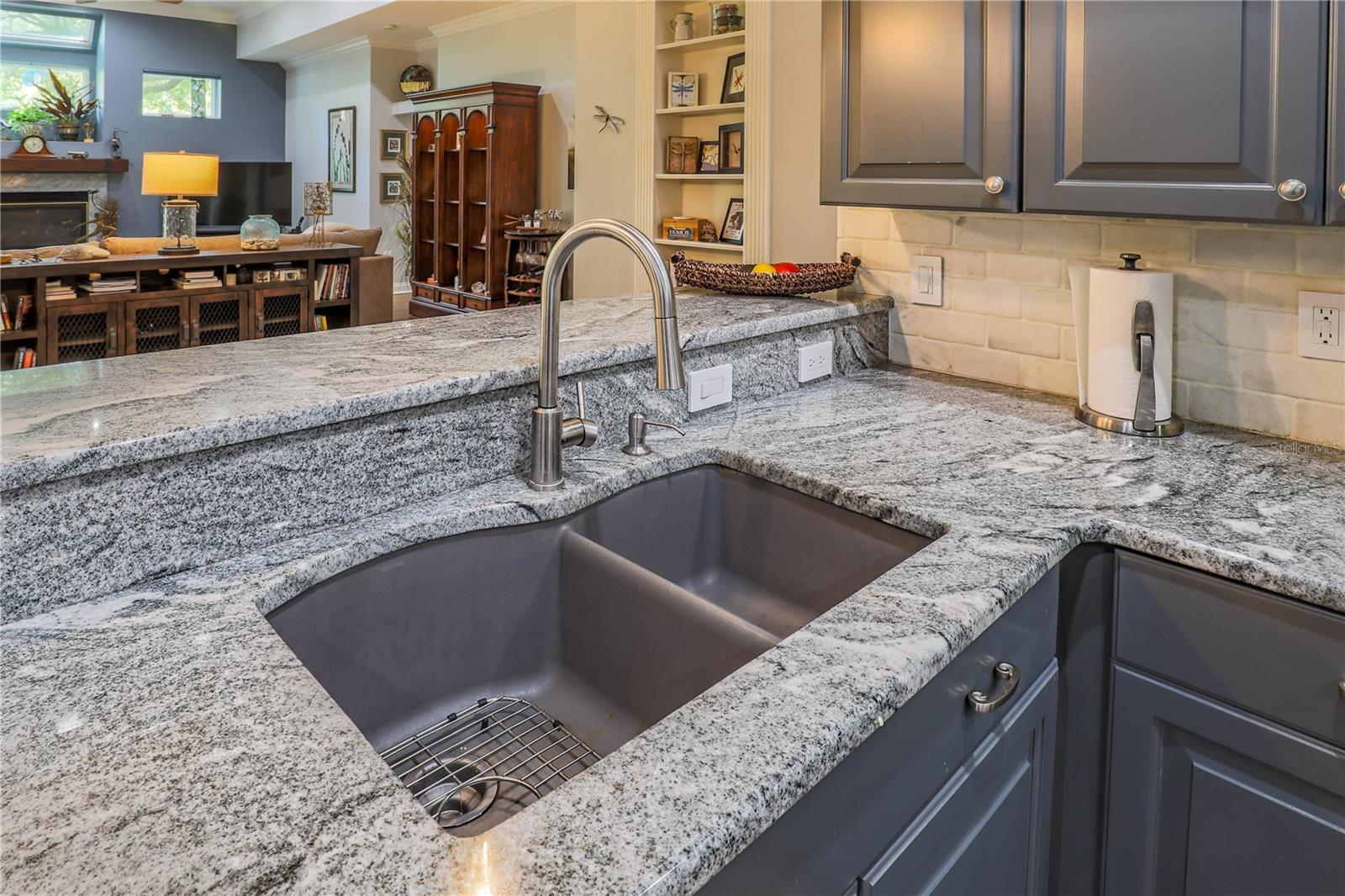 MOUNT DORA LANA - Residential