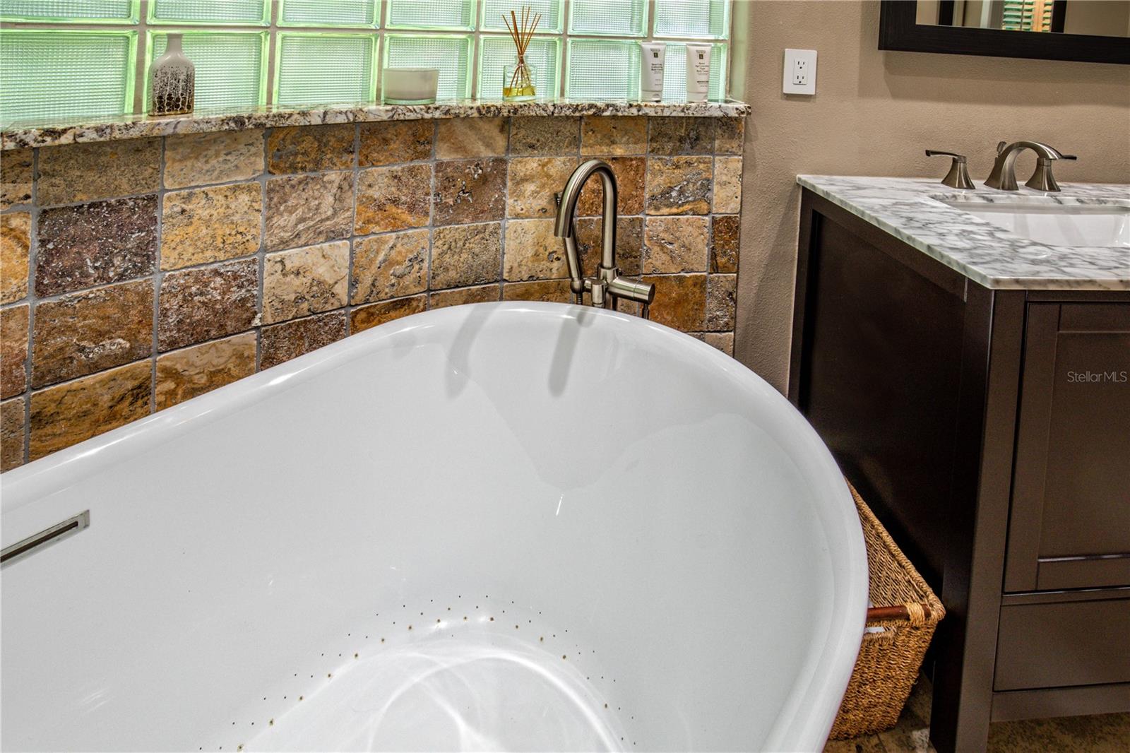 MOUNT DORA LANA - Residential