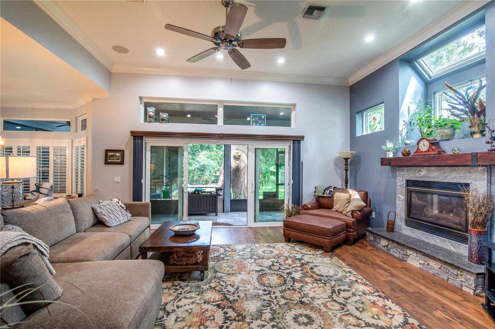 MOUNT DORA LANA - Residential