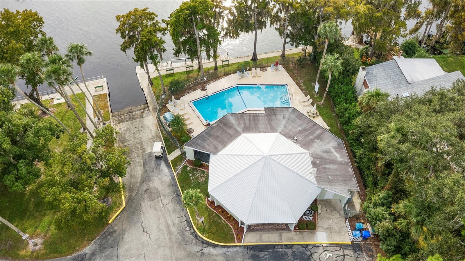 QUAIL HOLLOW ON RIVER - Residential