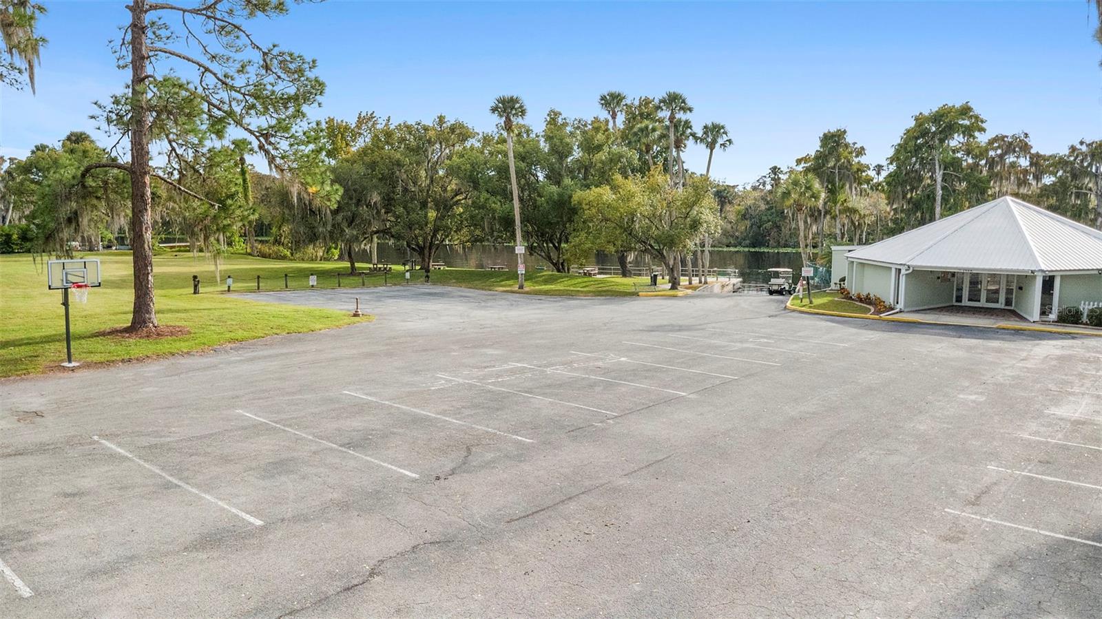 QUAIL HOLLOW ON RIVER - Residential