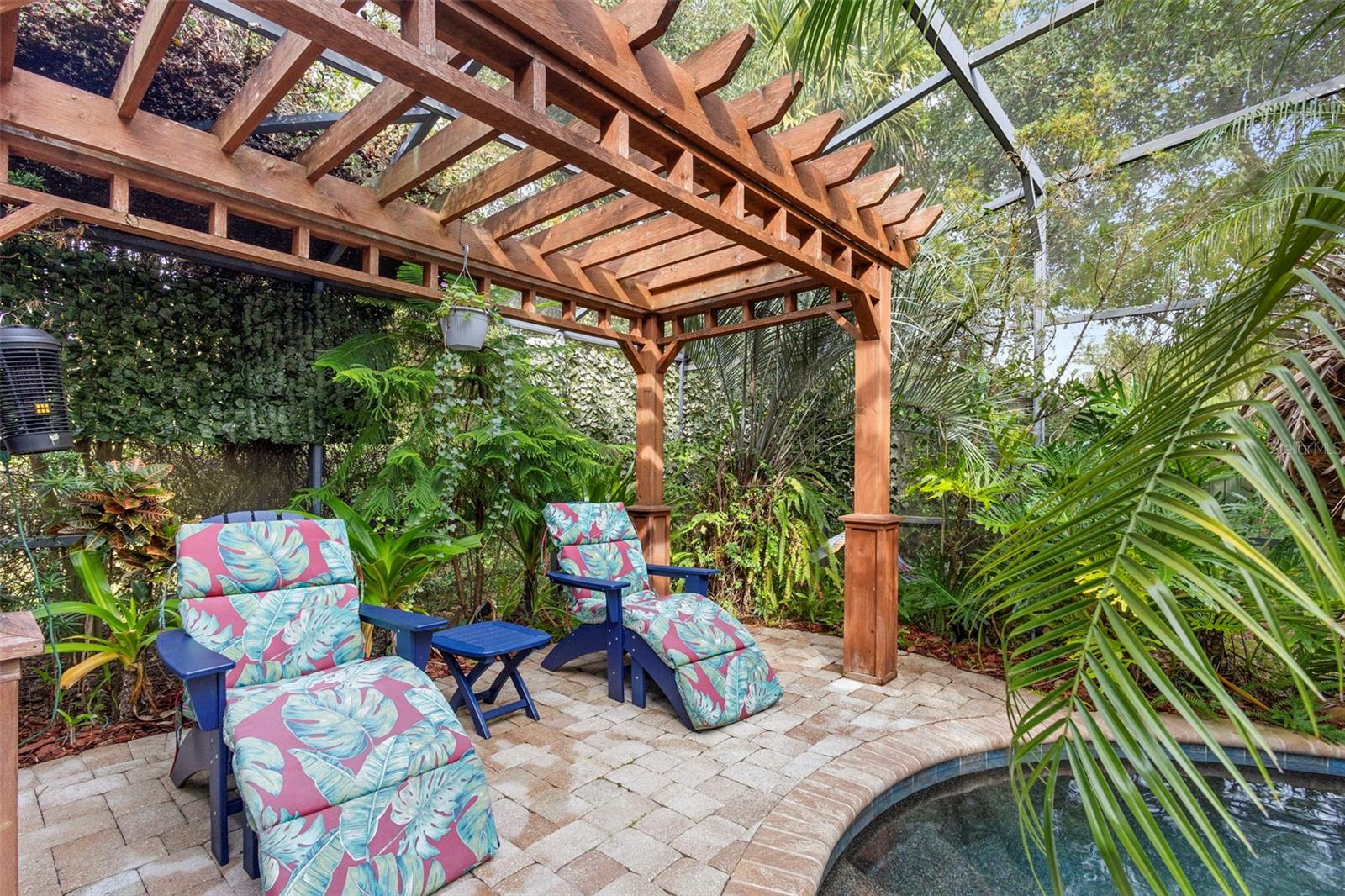 QUAIL HOLLOW ON RIVER - Residential