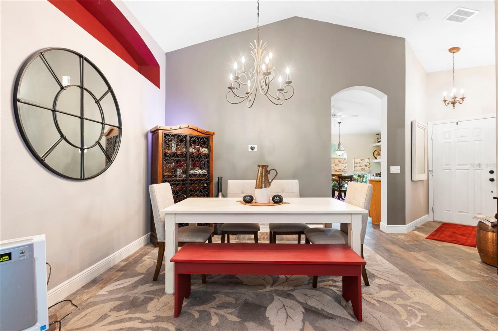 QUAIL HOLLOW ON RIVER - Residential