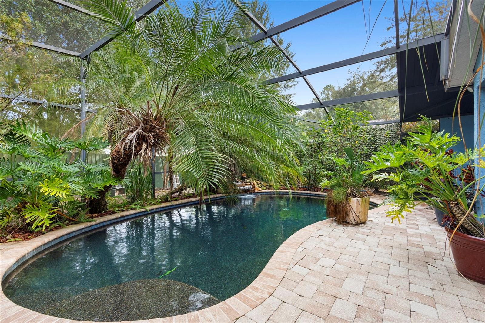 QUAIL HOLLOW ON RIVER - Residential