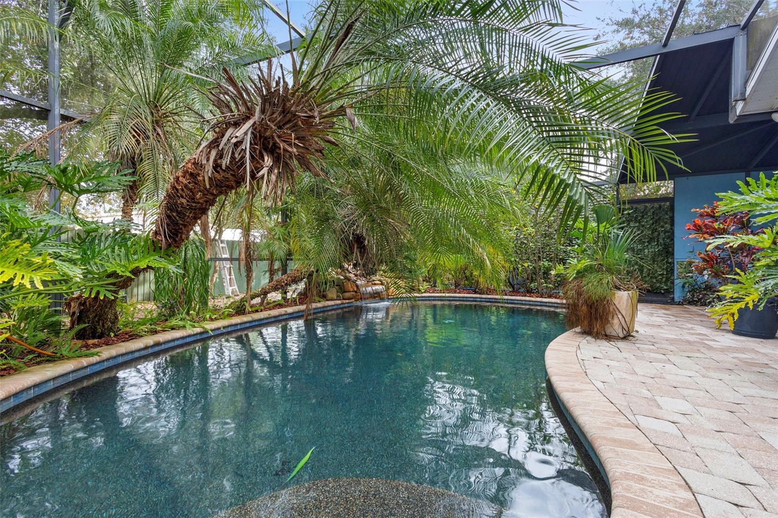 QUAIL HOLLOW ON RIVER - Residential