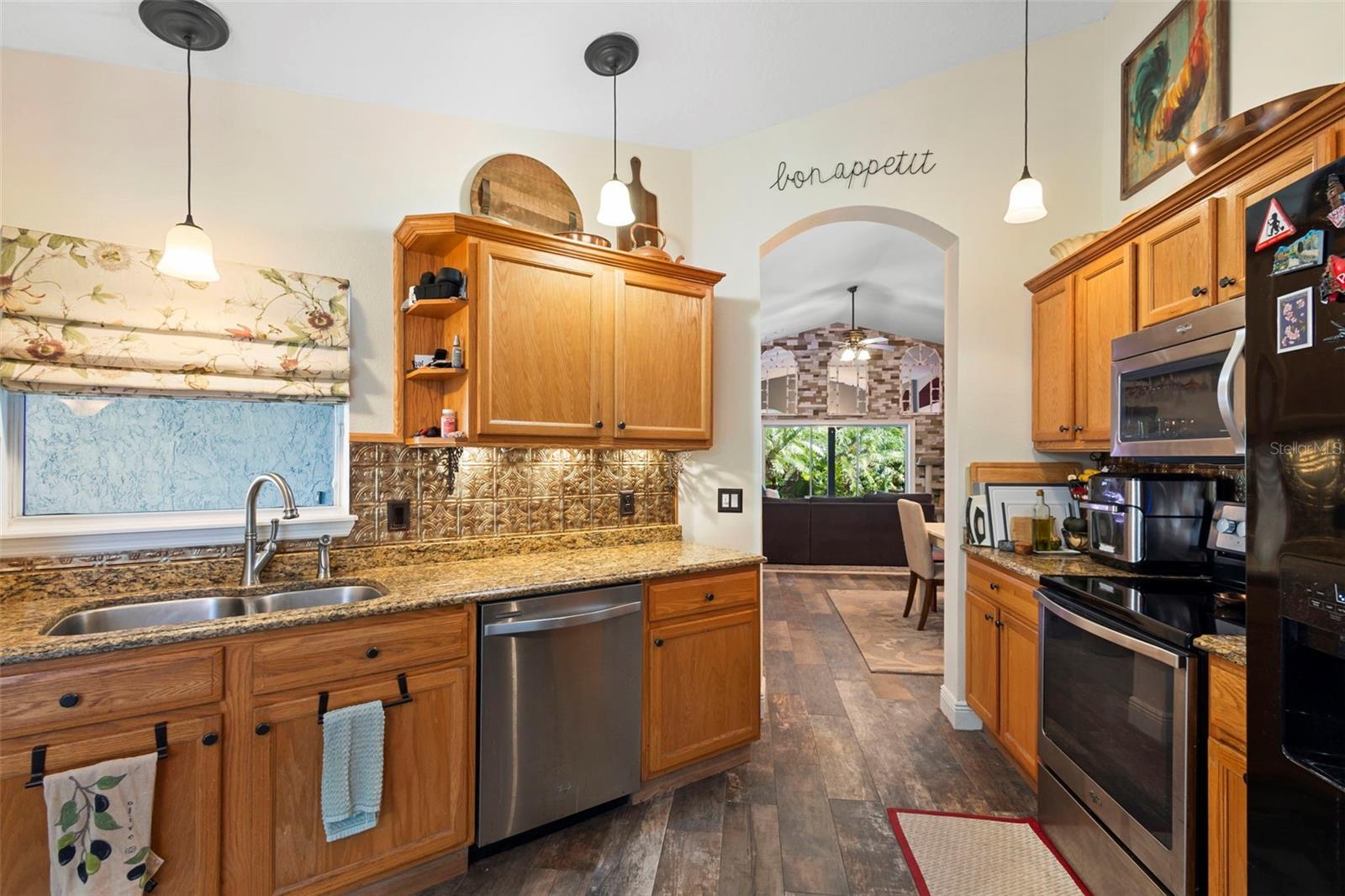 QUAIL HOLLOW ON RIVER - Residential