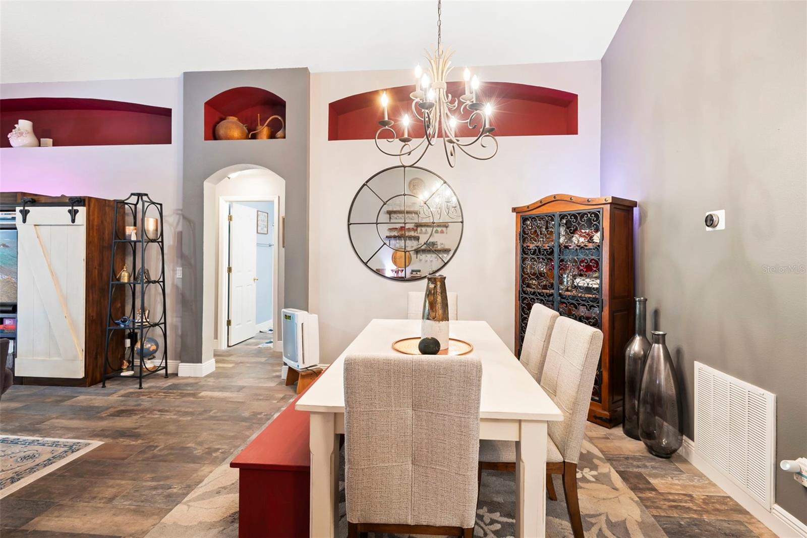 QUAIL HOLLOW ON RIVER - Residential