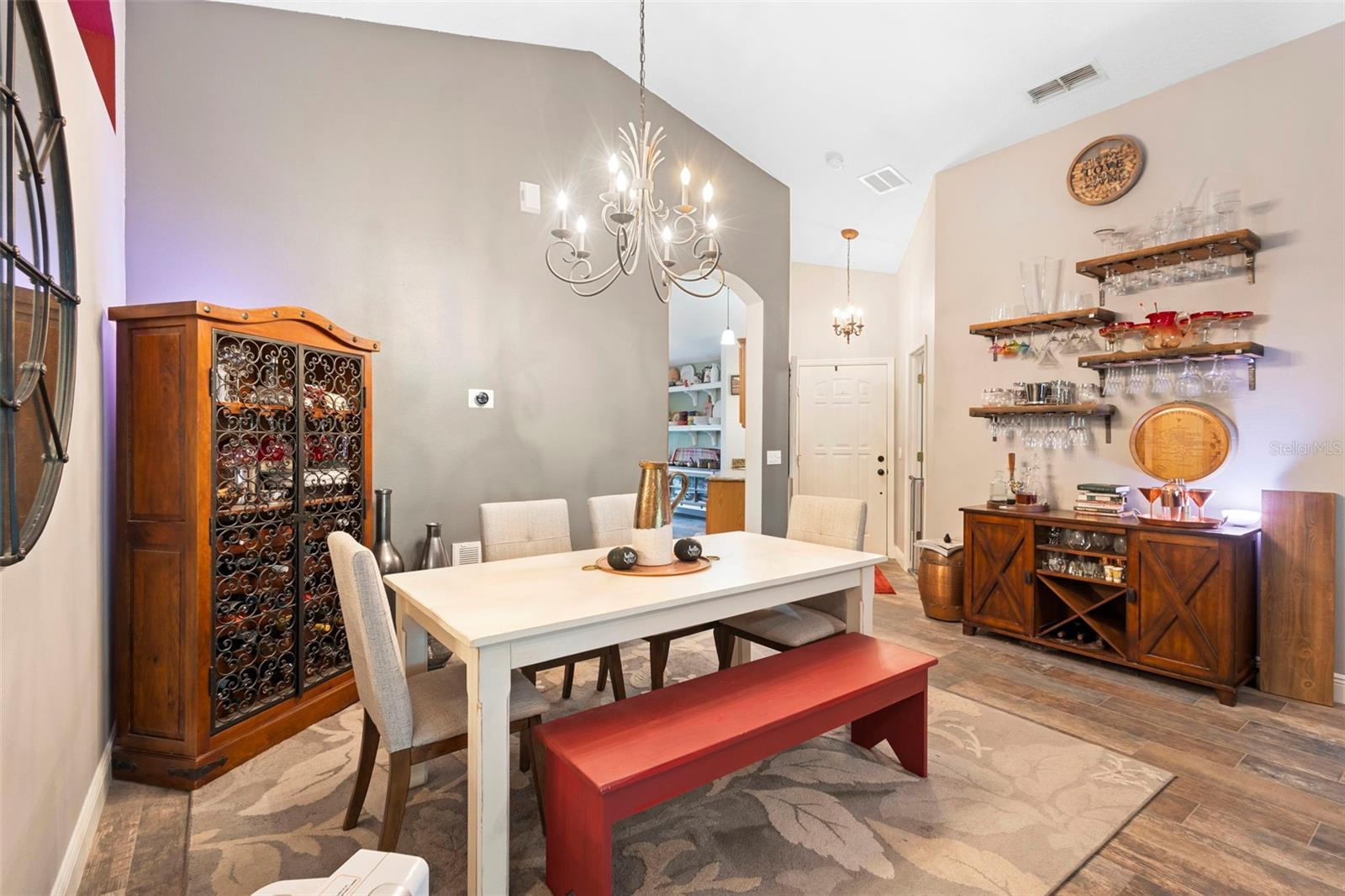 QUAIL HOLLOW ON RIVER - Residential