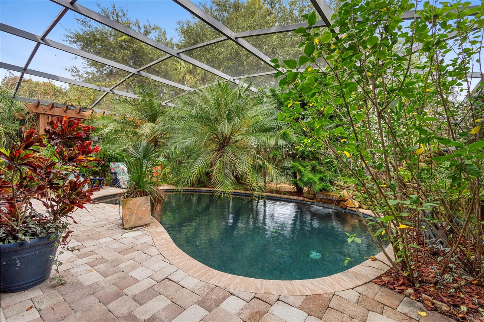 QUAIL HOLLOW ON RIVER - Residential