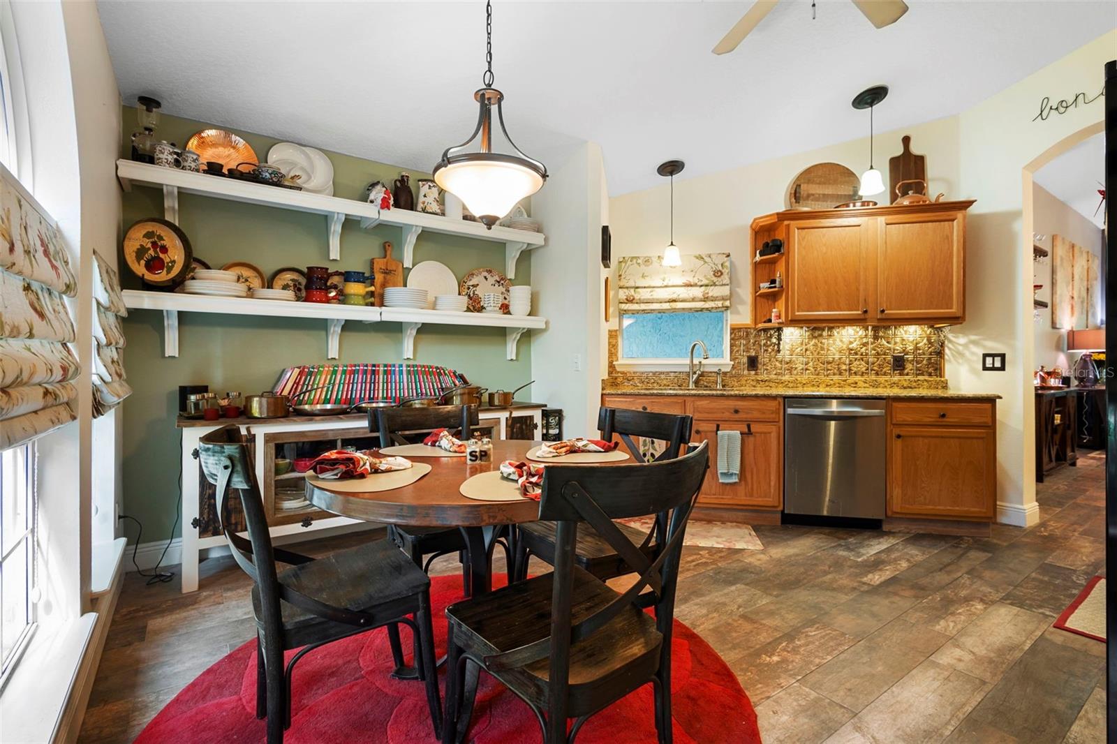 QUAIL HOLLOW ON RIVER - Residential