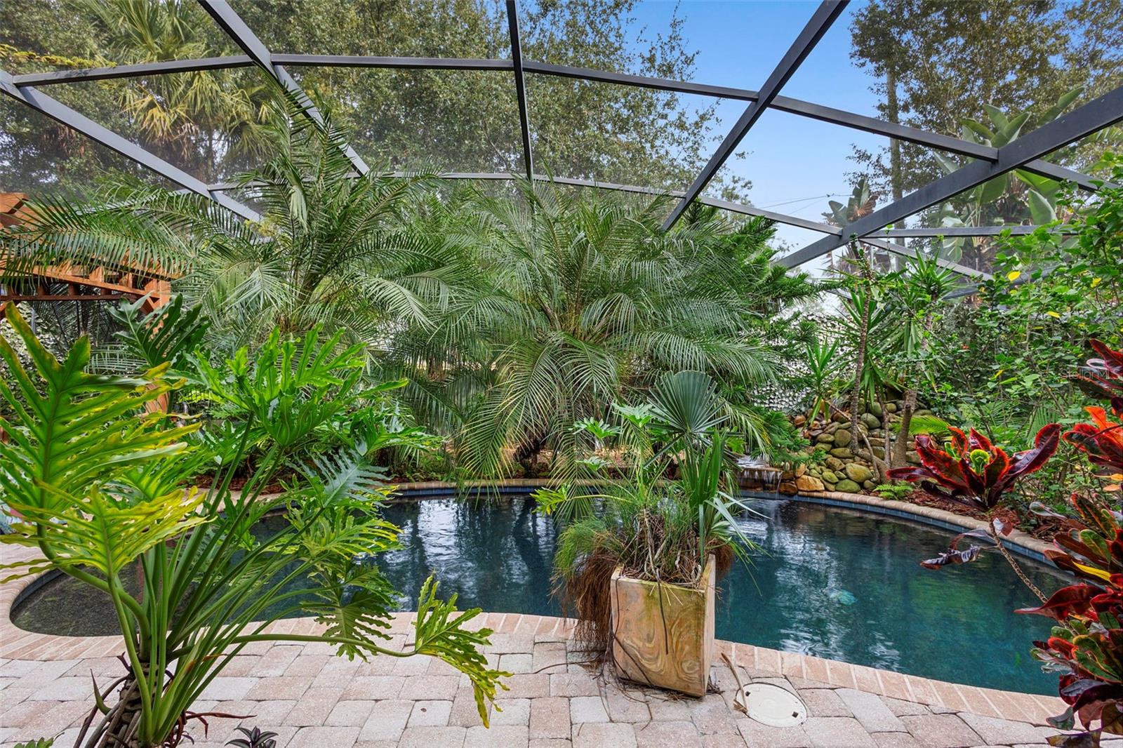 QUAIL HOLLOW ON RIVER - Residential