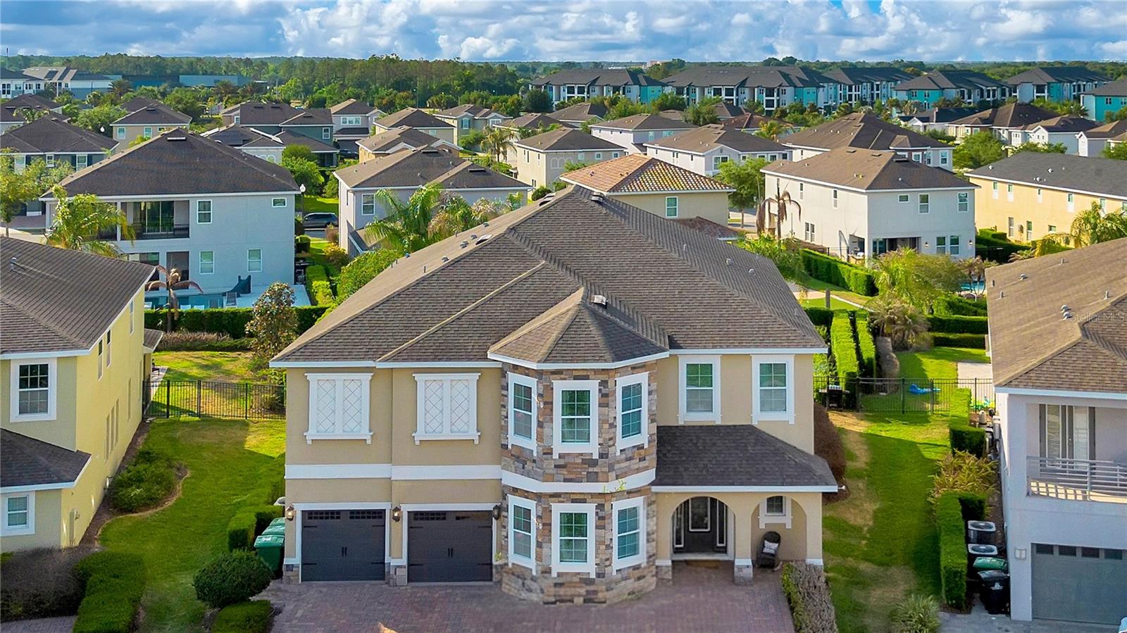 ENCORE AT REUNION - Residential