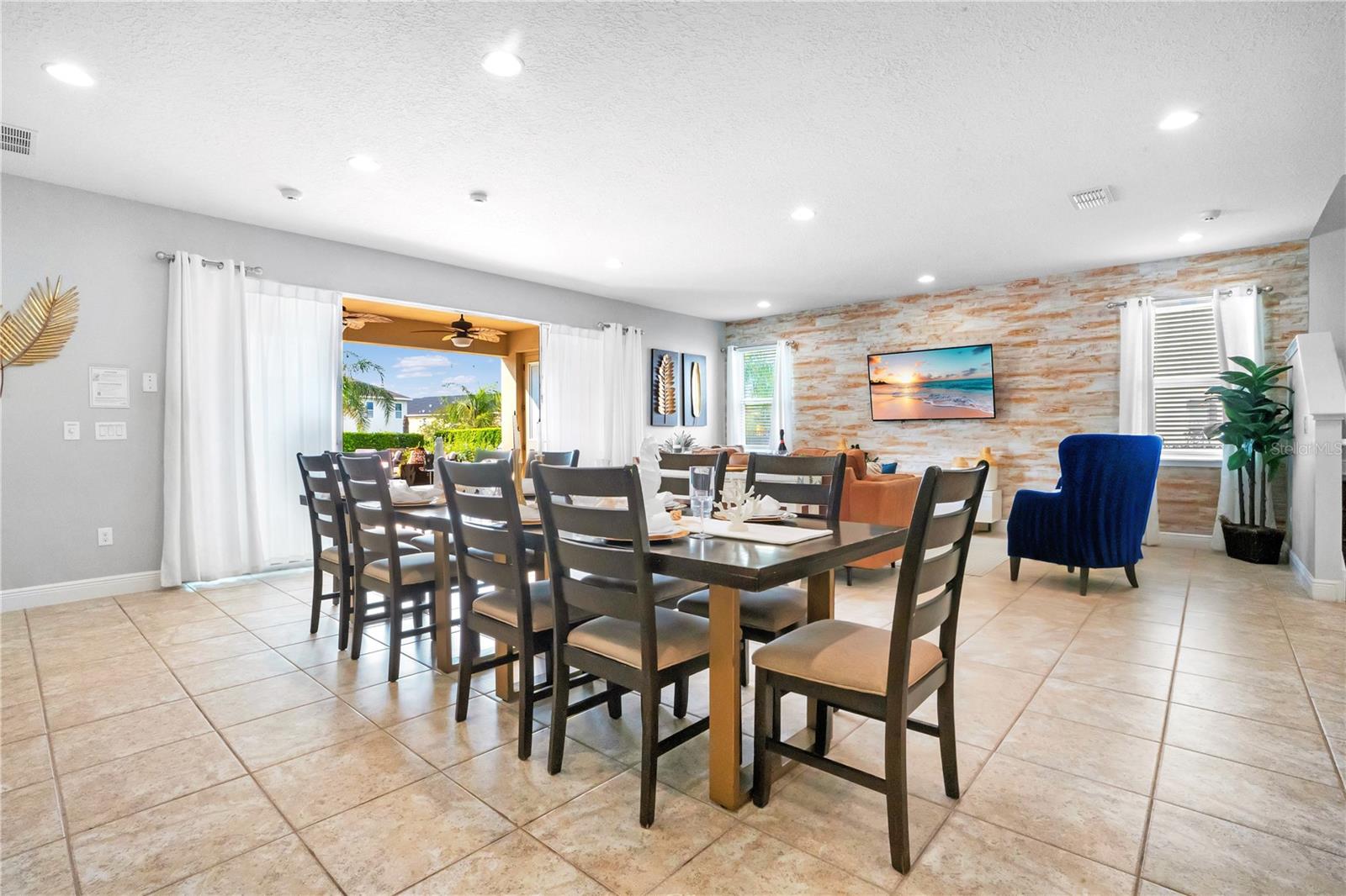 ENCORE AT REUNION - Residential