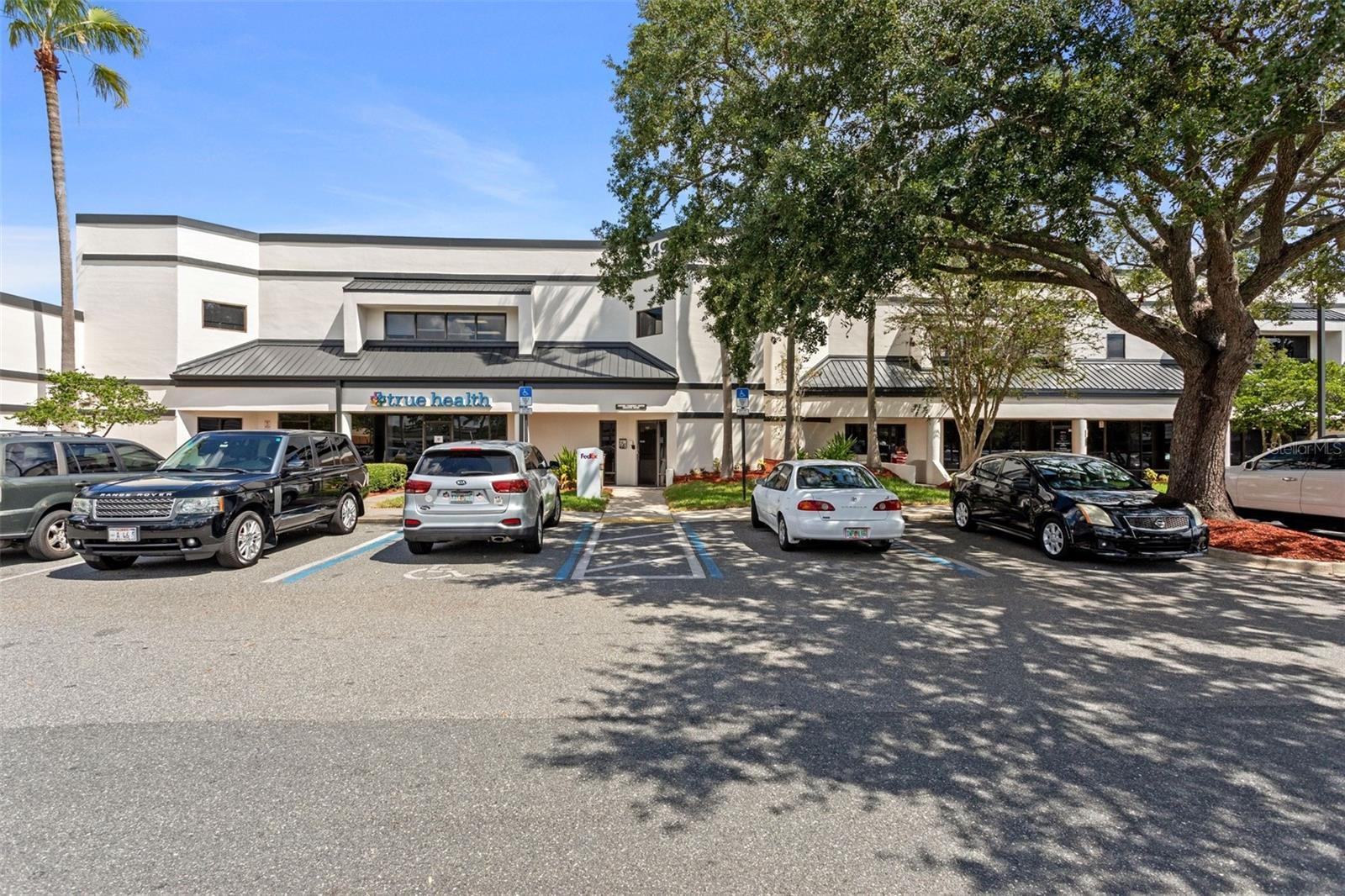 HOFFNER COMMERCE CENTER - Commercial Lease