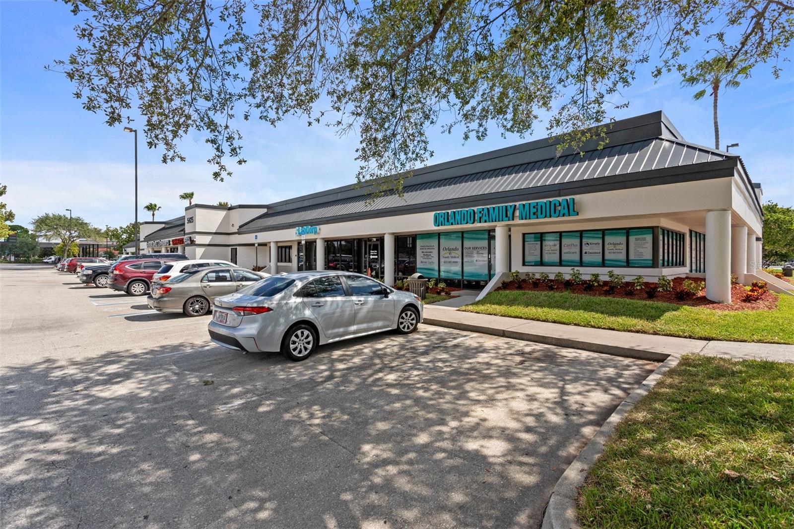 HOFFNER COMMERCE CENTER - Commercial Lease