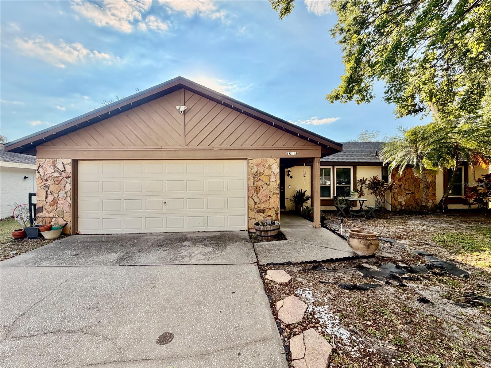 MANDARIN LAKES - Residential