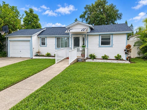 Photo of 520 14th Avenue NW, Largo, FL 33770 (MLS # TB8547589)