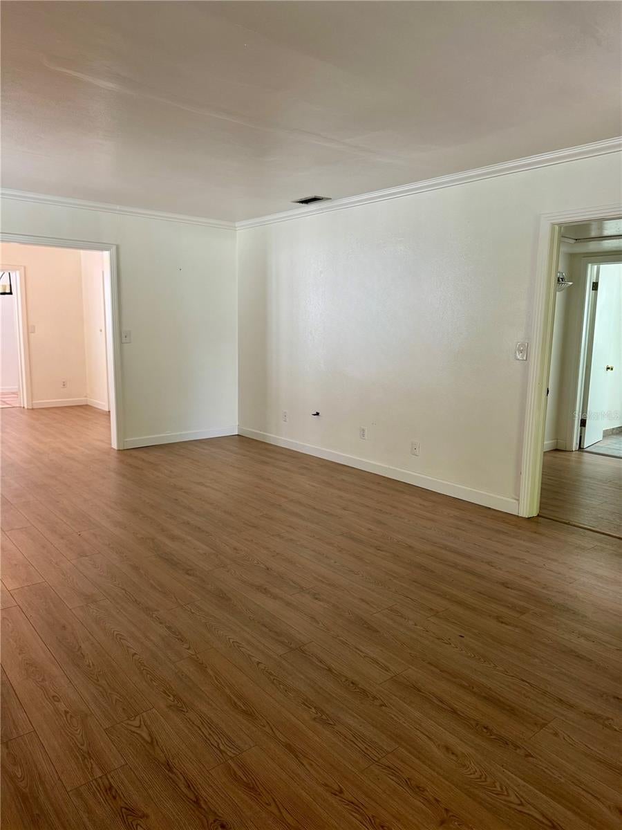 207 W DAVIS BOULEVARD
