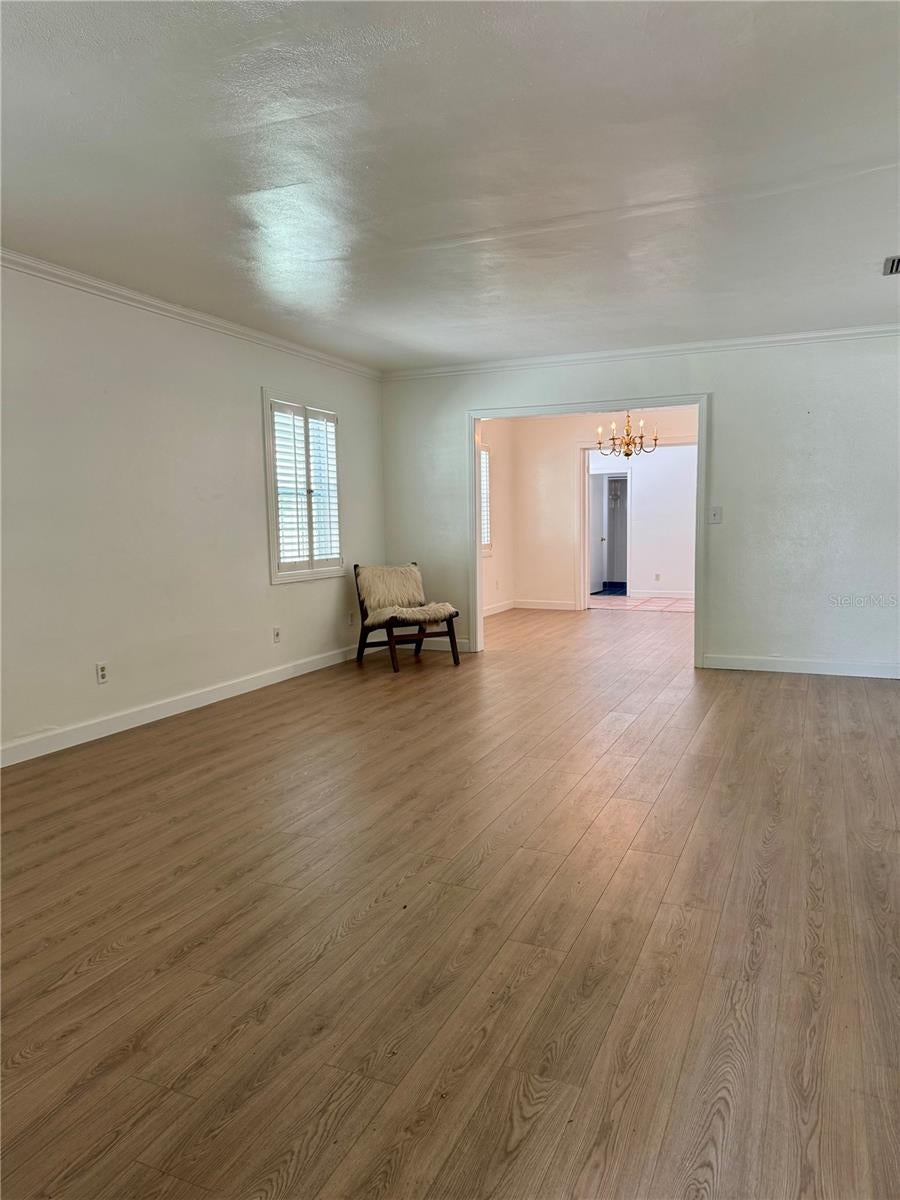 207 W DAVIS BOULEVARD