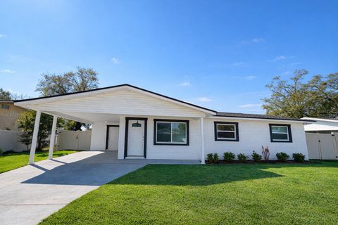 Photo of 509 Clayton Circle, Winter Haven, FL 33880 (MLS # O6385911)
