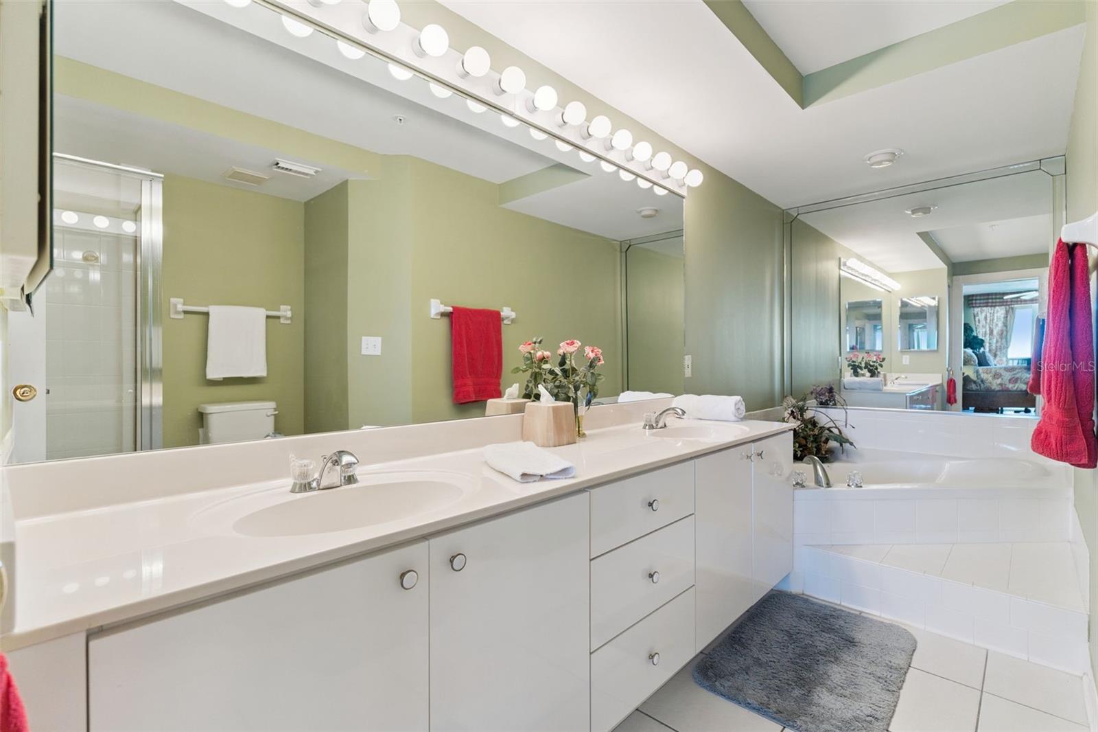 TOWERS AT PONCE INLET TOWER 08-09 CONDO PH 01 - Residential