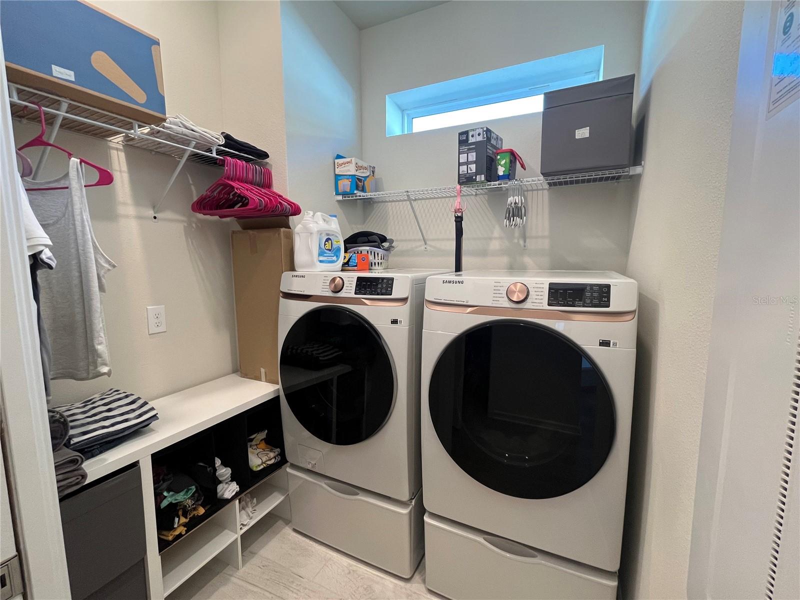 1909 SPRING SHOWER CIRCLE