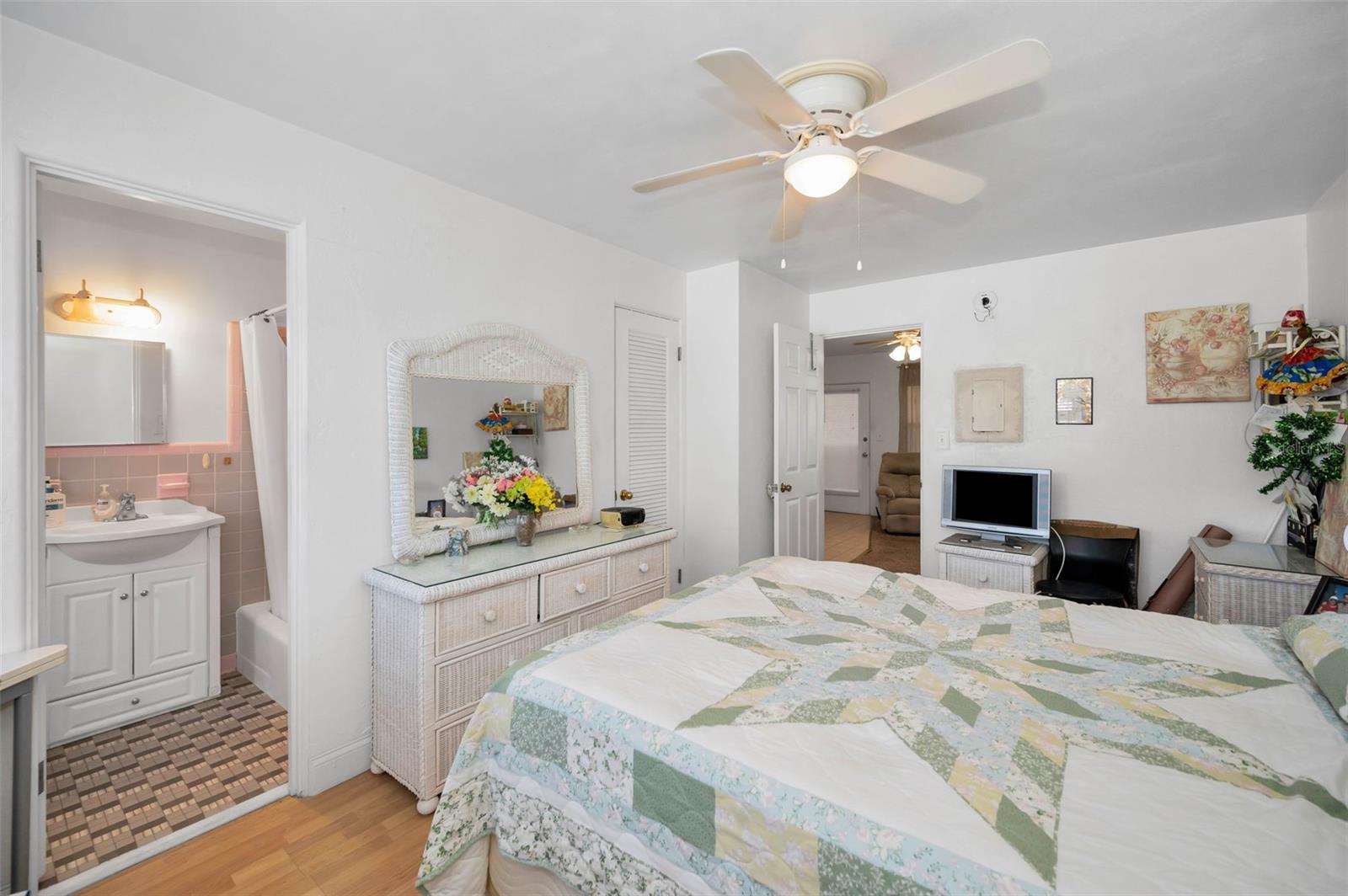 BAY ISLES CONDO - Residential