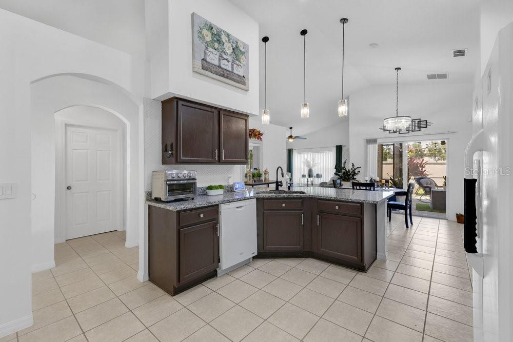 9736 HERON POINTE DRIVE
