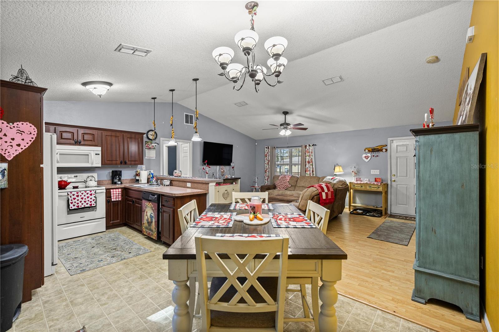 INVERNESS HIGHLANDS SOUTH - Residential