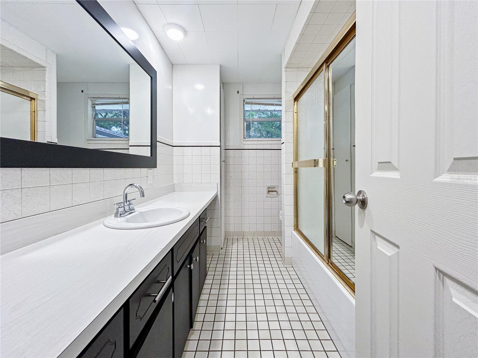 LA JOLLA PALMS - Residential