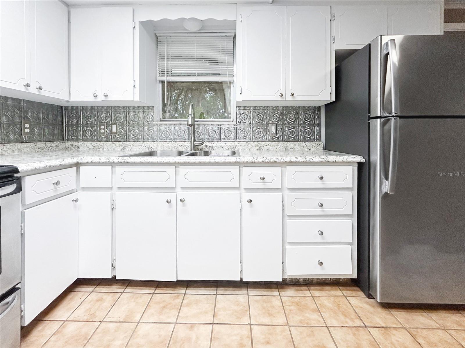 LA JOLLA PALMS - Residential