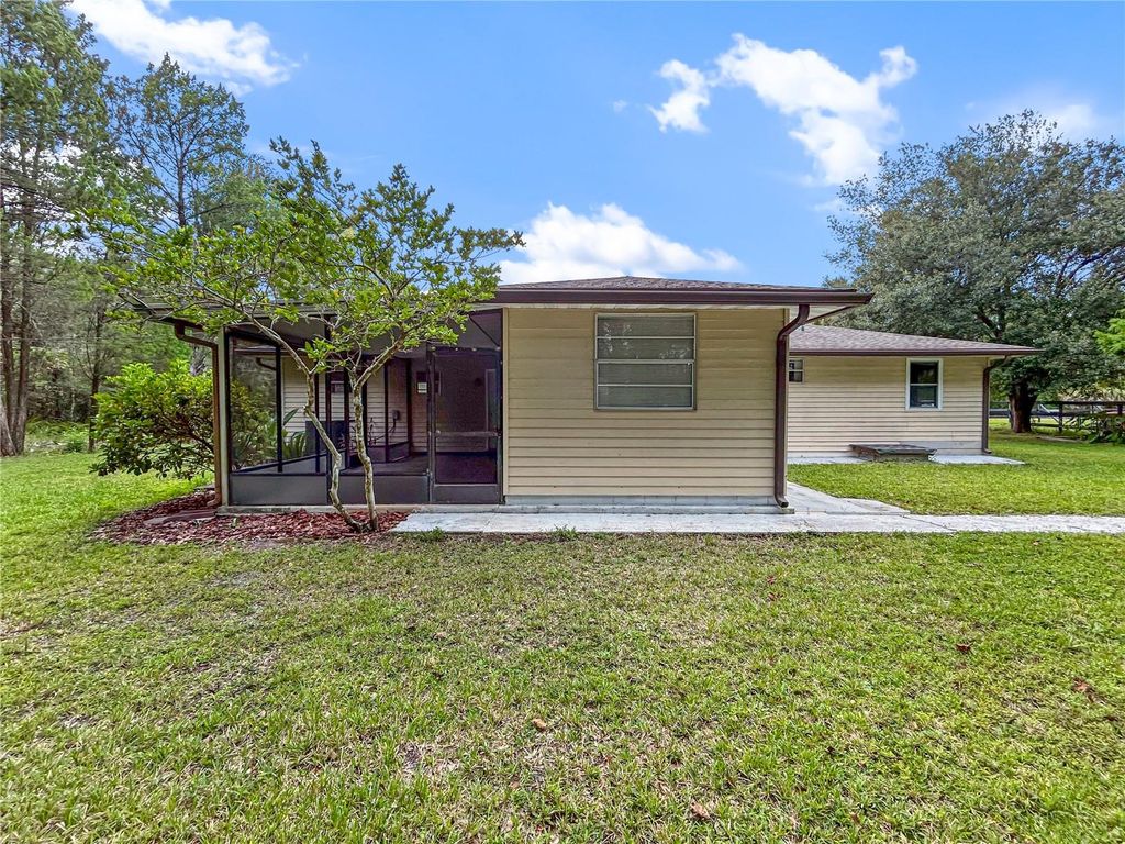 Photo of 1011 N Lajolla Point, Crystal River, FL 34429 (MLS # V4945362)