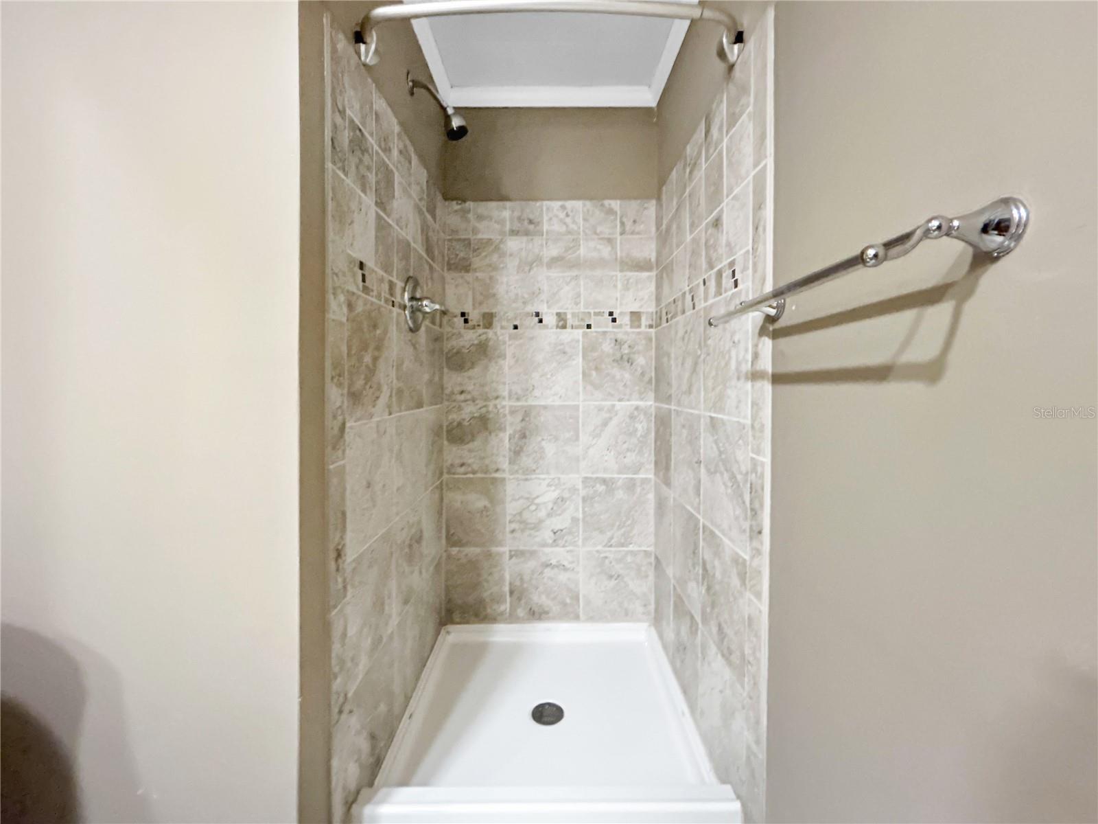 LA JOLLA PALMS - Residential