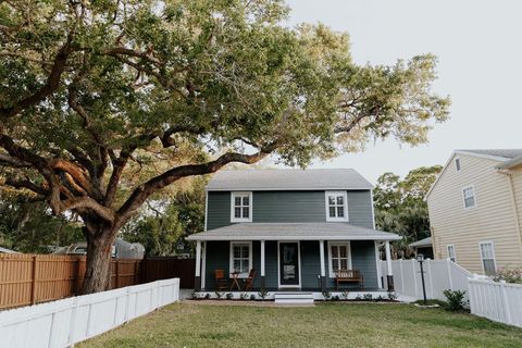 Photo of 2472 Temple Street, Sarasota, FL 34239 (MLS # A4691616)