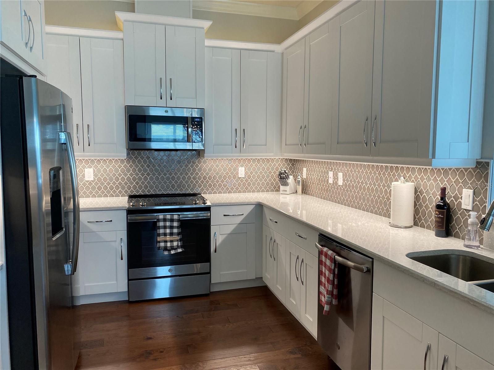 PALMA SOLA BAY CLUB - Residential Lease