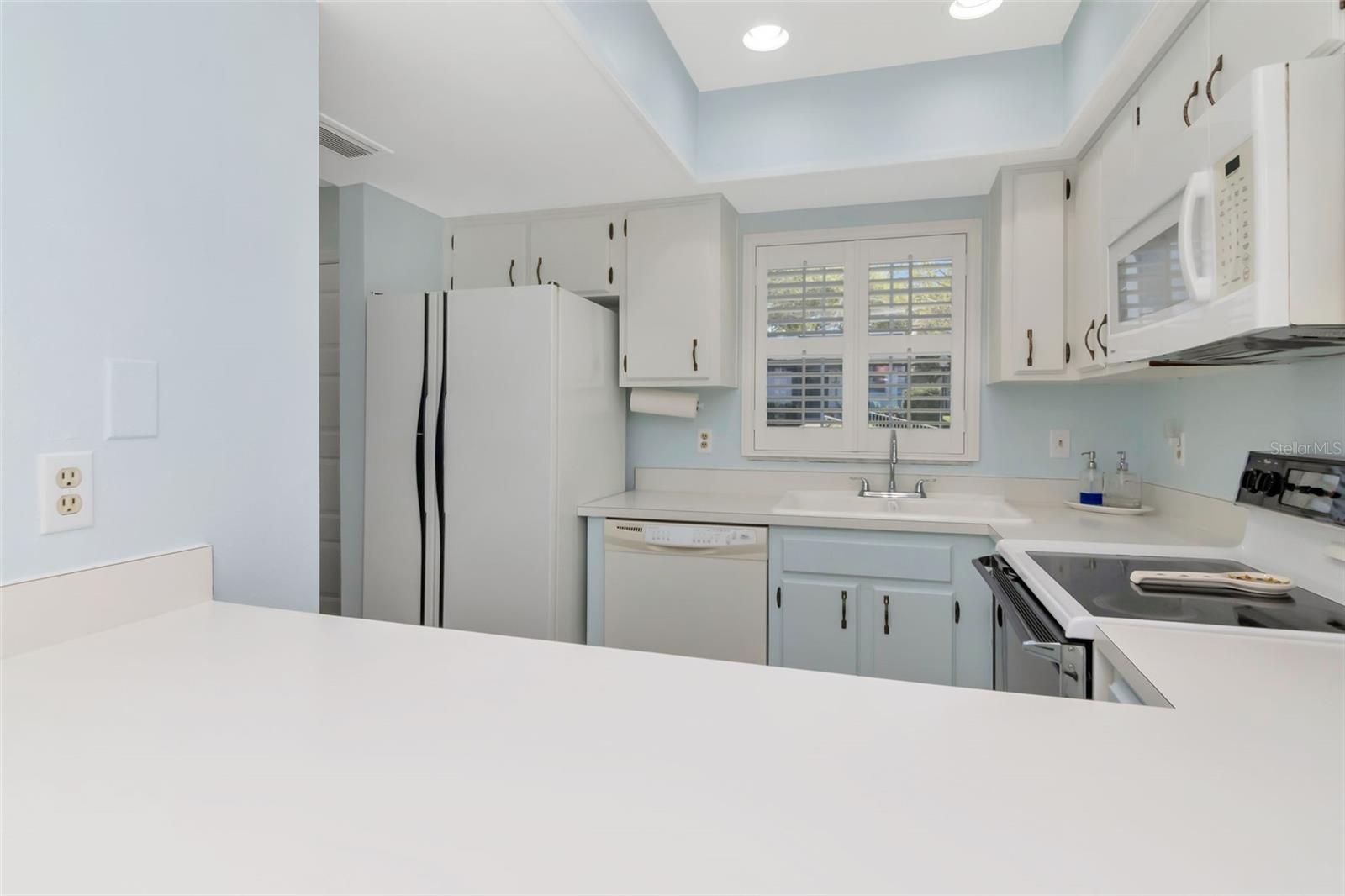 KAPOK MANOR CONDO - Residential