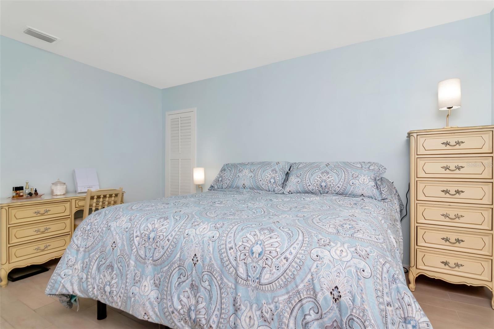 KAPOK MANOR CONDO - Residential