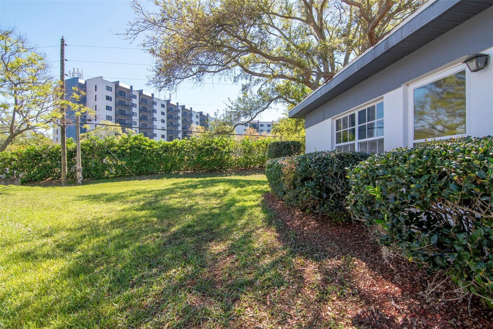 KAPOK MANOR CONDO - Residential