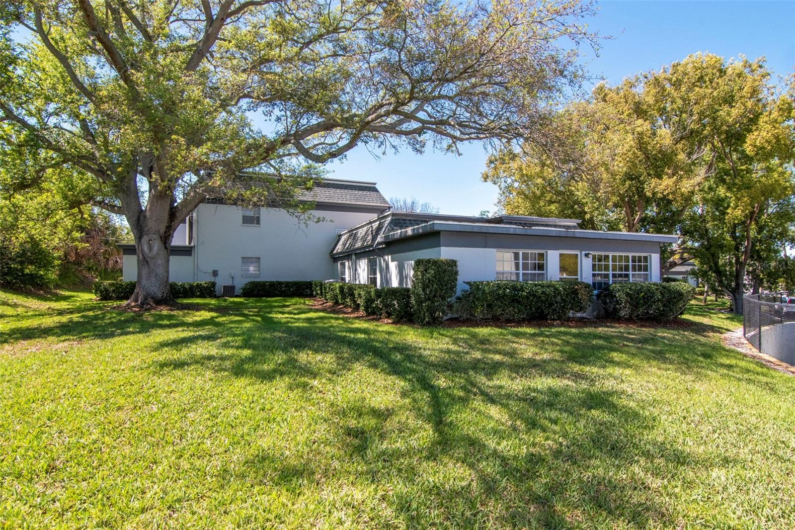 KAPOK MANOR CONDO - Residential