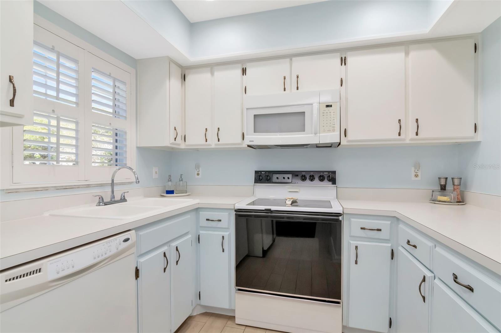 KAPOK MANOR CONDO - Residential