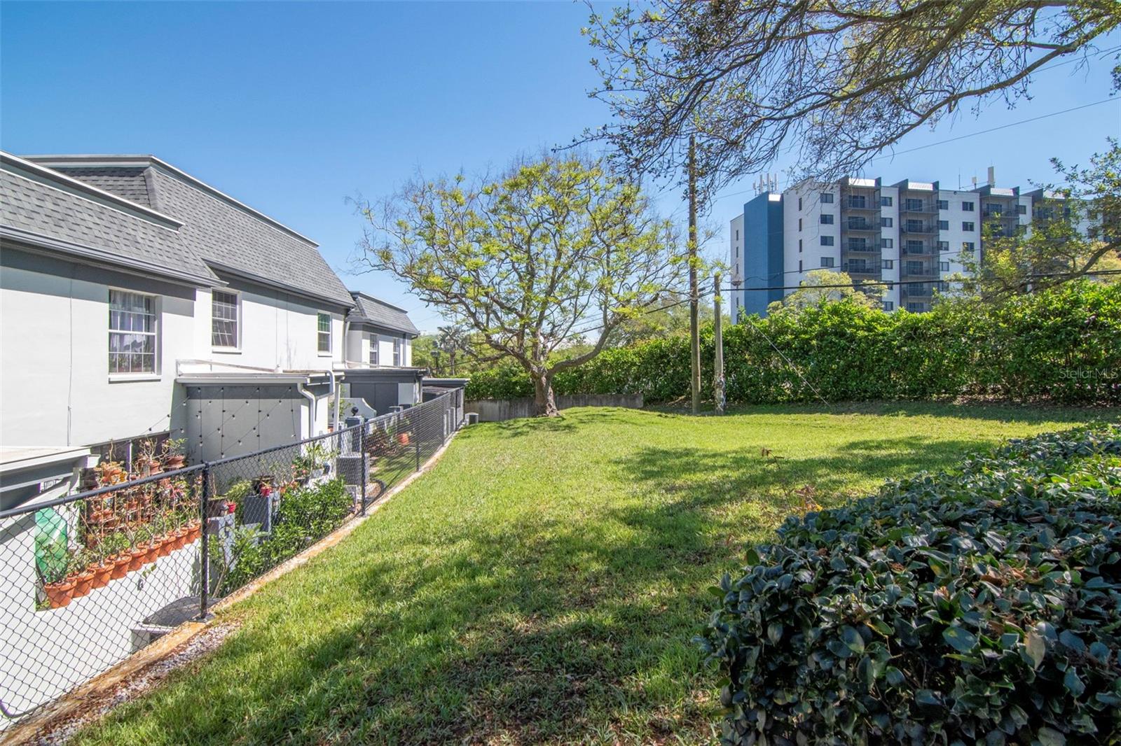 KAPOK MANOR CONDO - Residential