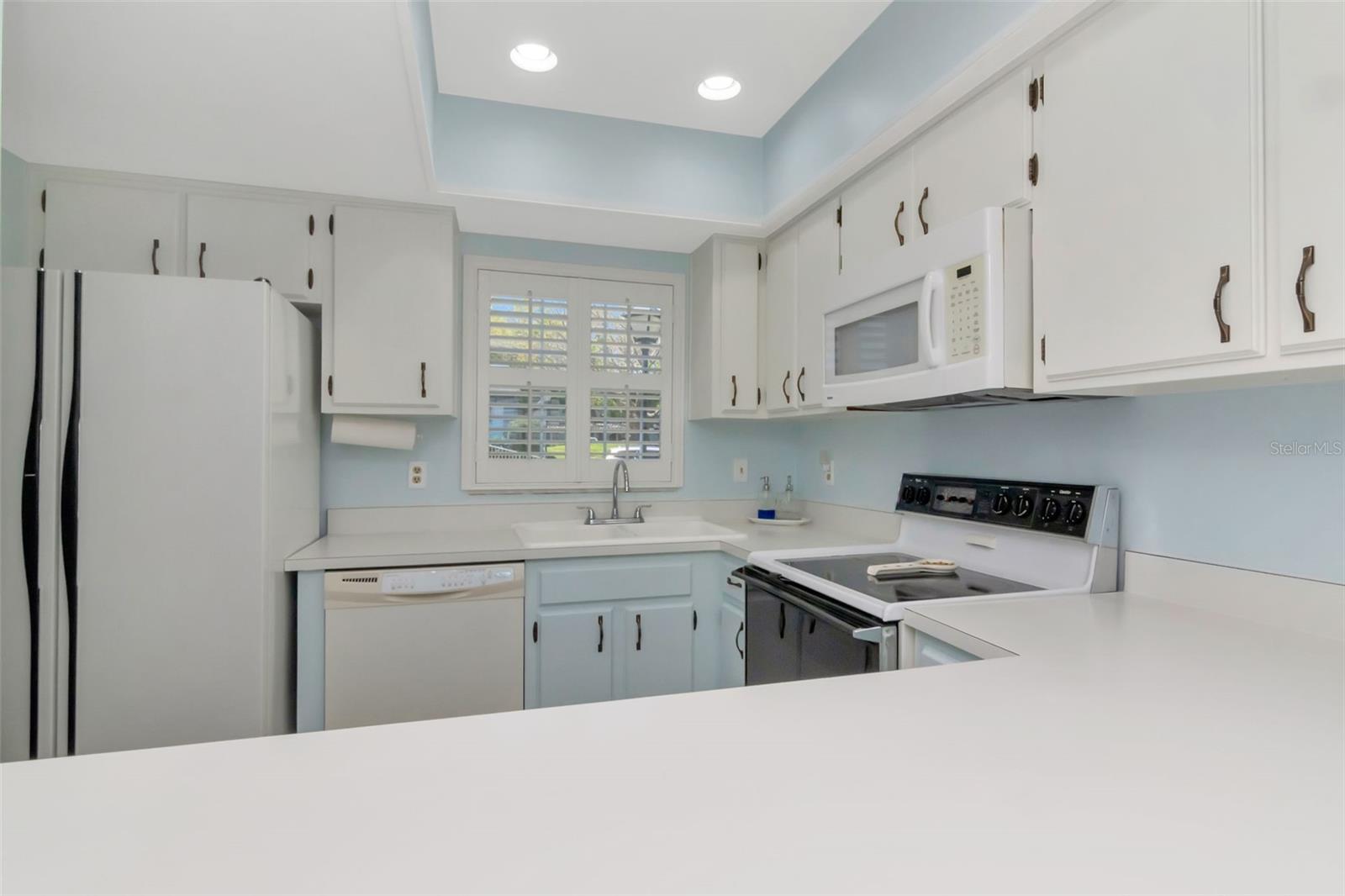 KAPOK MANOR CONDO - Residential