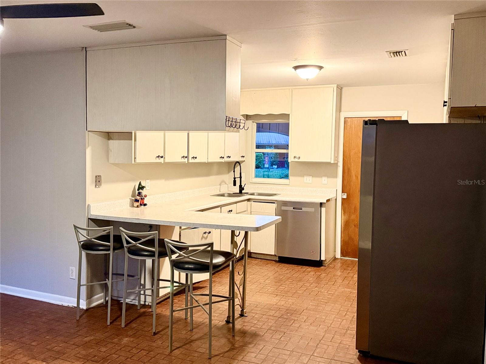 532 NE 7TH TERRACE