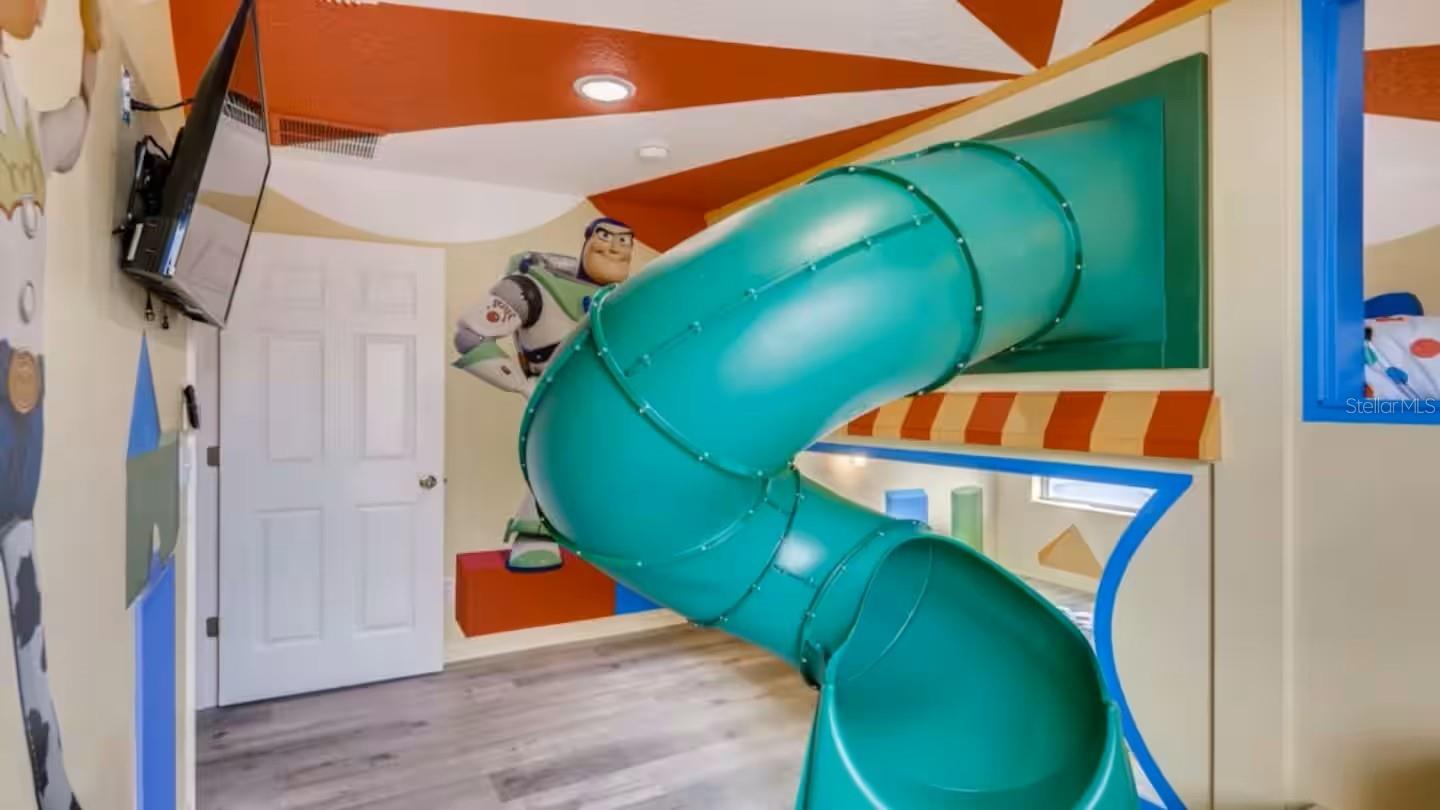 EMERALD ISLAND RESORT PH 3 - Residential