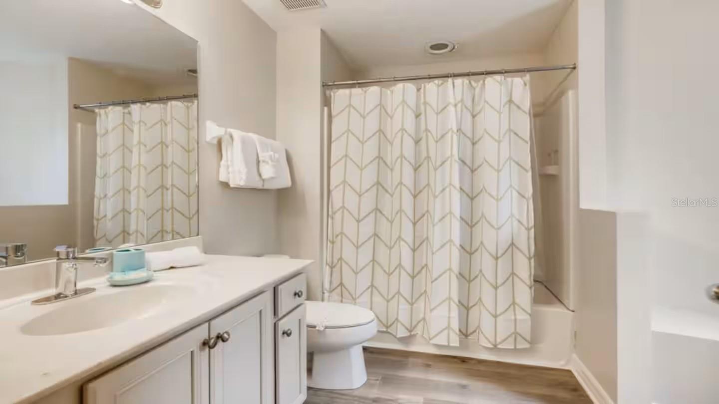 EMERALD ISLAND RESORT PH 3 - Residential