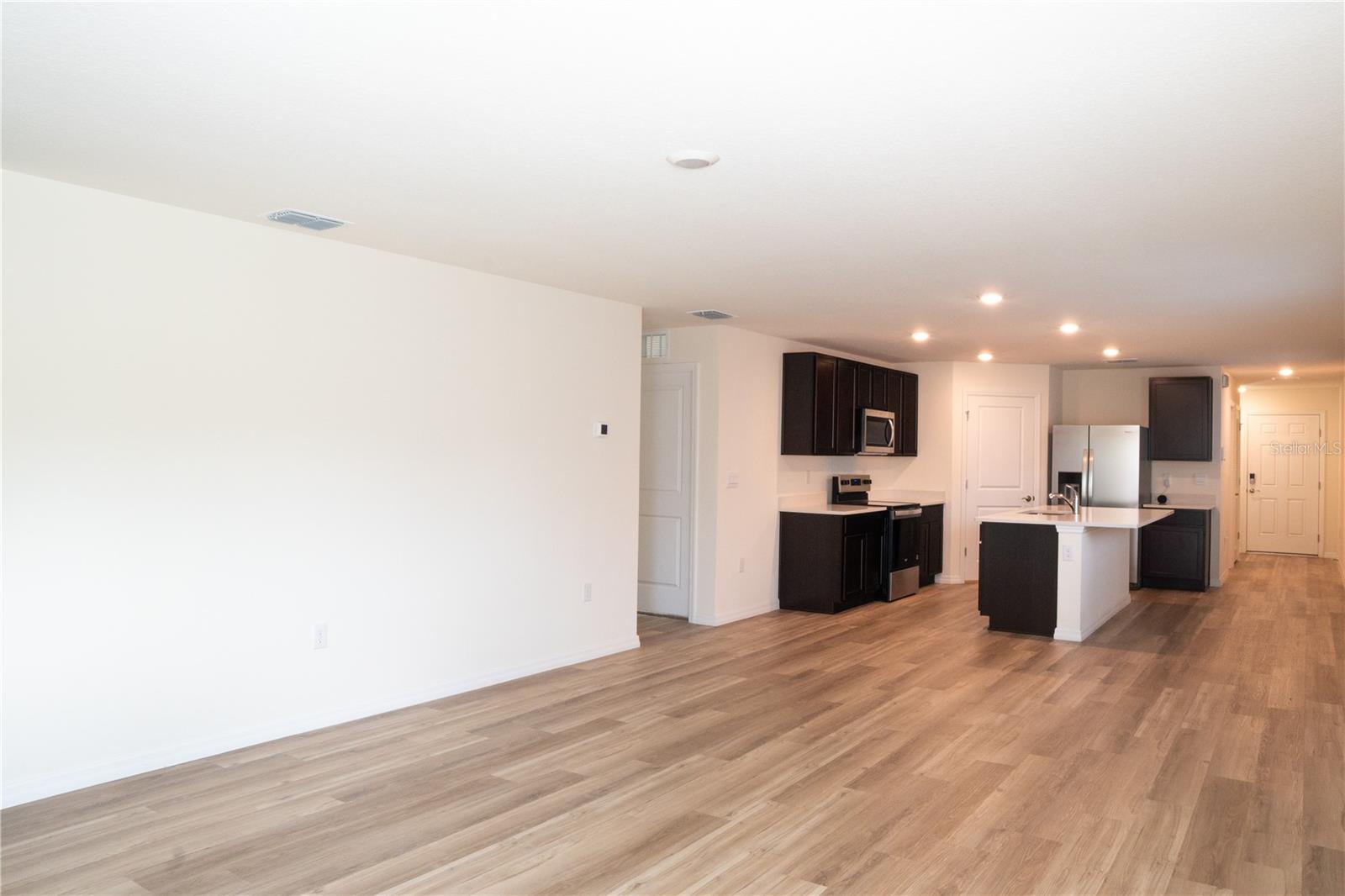 EMERSON POINTE PH 1 - Residential Lease