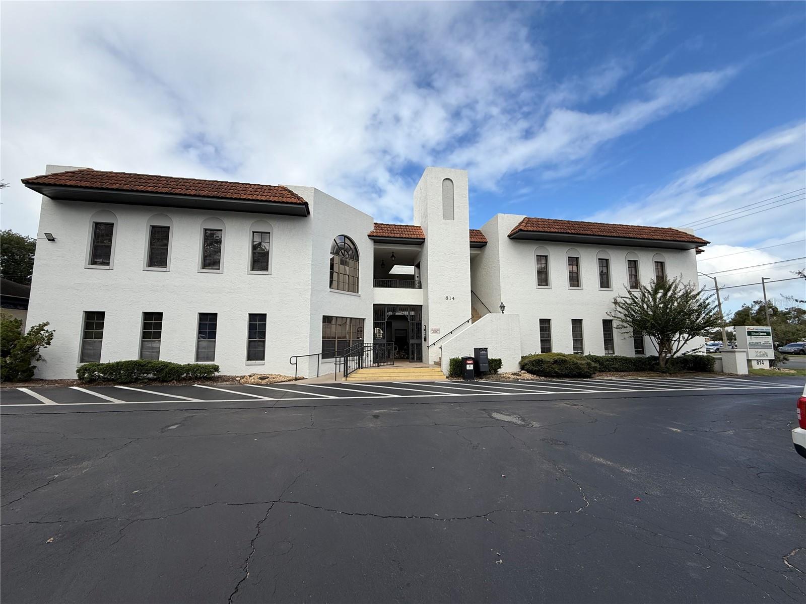 OCALI CENTER - Commercial Lease