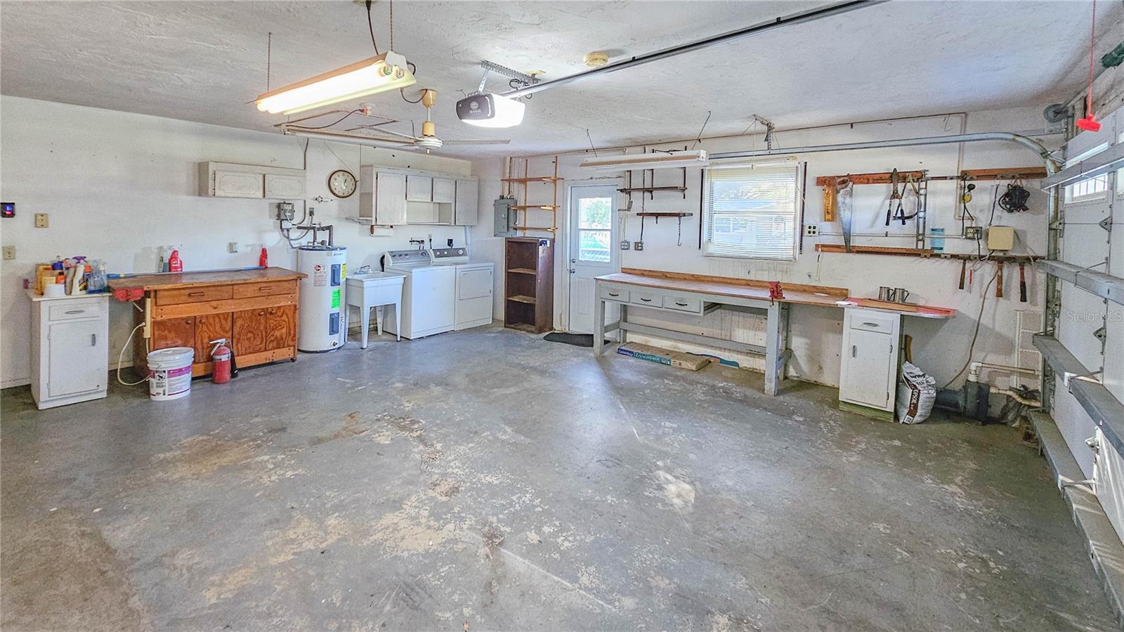 TENAGLIA ESTATES - Residential